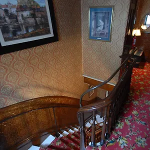 https://hotel-manoir-ste-genevieve.hotelsquebeccity.net